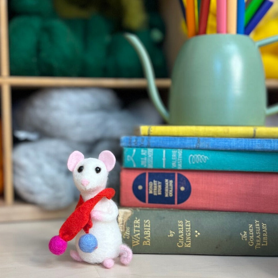 Wee Winter Mouse Needle Felting Craft Kit