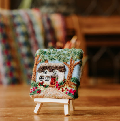 Mini Masterpiece: Crafty Cottages - Thatched Cottage Needle Felting Kit